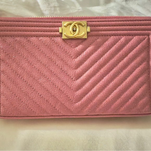 Authentic CHANEL WOC – Rose Pink Caviar w/ Phone Slot - Picture 15 of 16